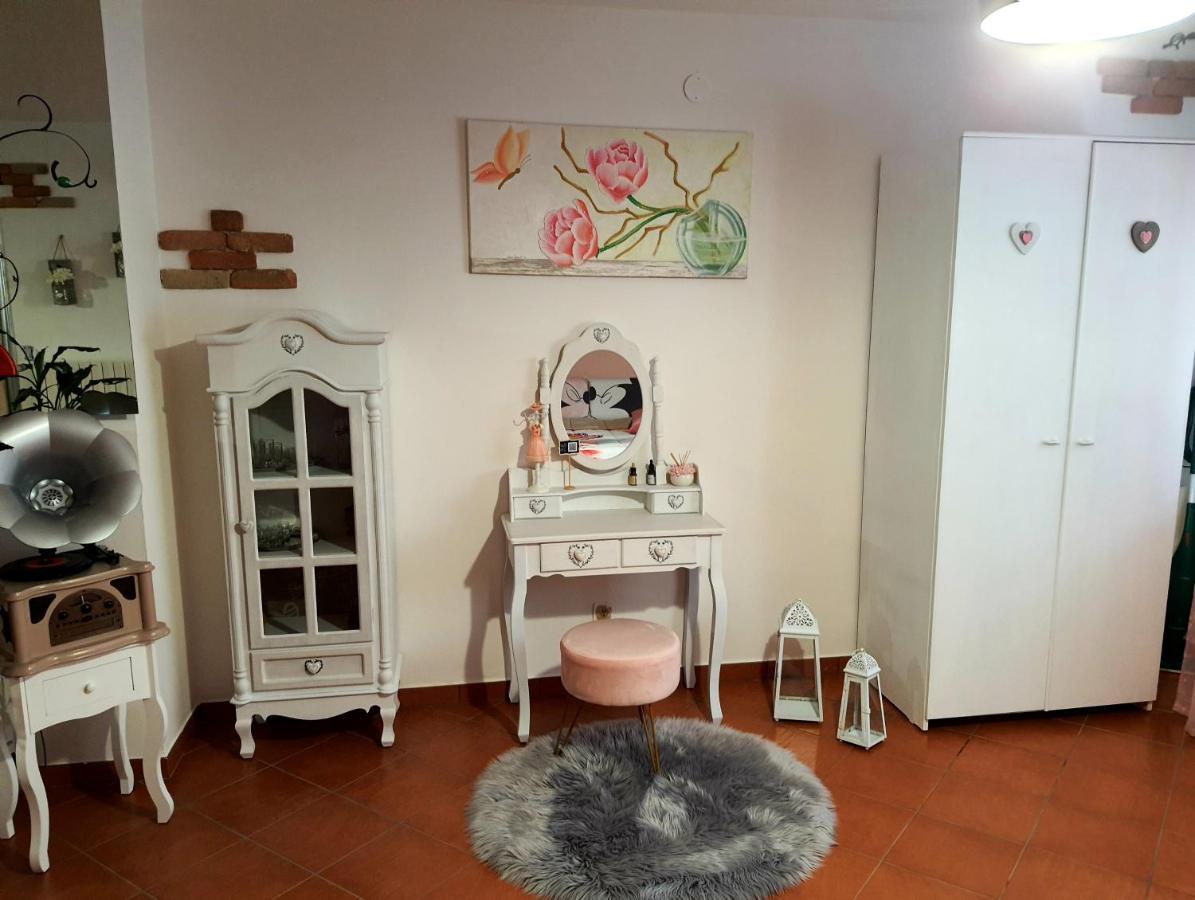 Shabby Chic Rooms Con Cucina E Giardino Privato Pomarico 外观 照片
