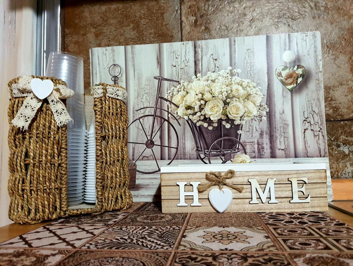 Shabby Chic Rooms Con Cucina E Giardino Privato Pomarico 外观 照片