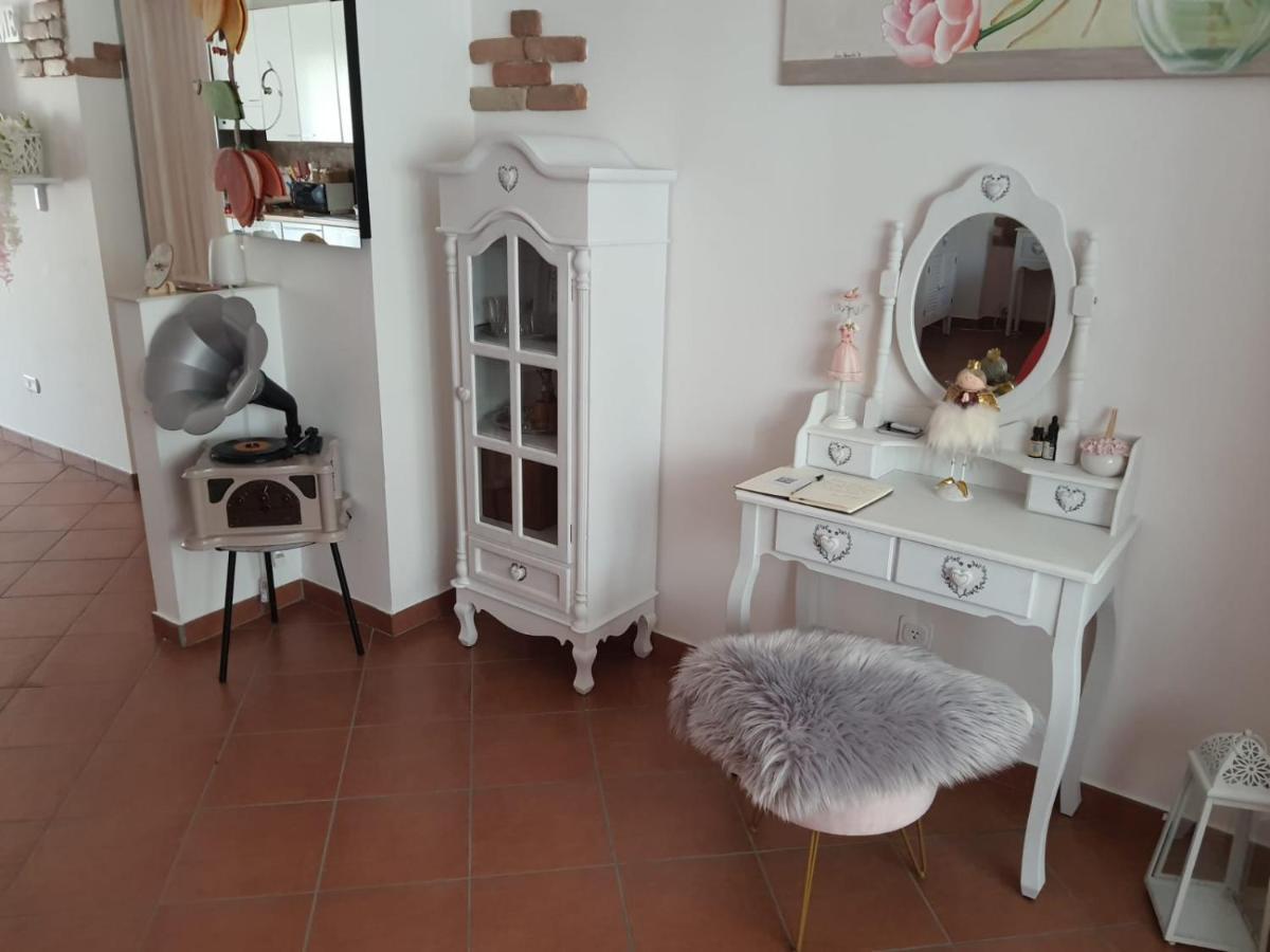Shabby Chic Rooms Con Cucina E Giardino Privato Pomarico 外观 照片