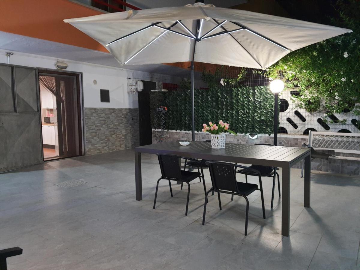 Shabby Chic Rooms Con Cucina E Giardino Privato Pomarico 外观 照片