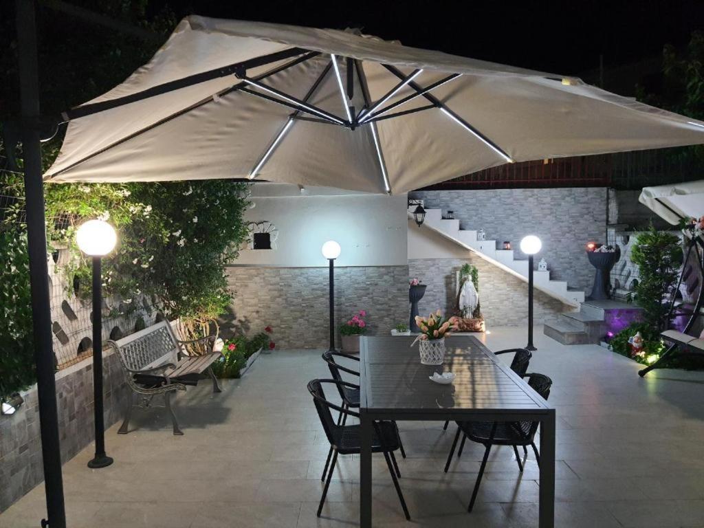 Shabby Chic Rooms Con Cucina E Giardino Privato Pomarico 外观 照片